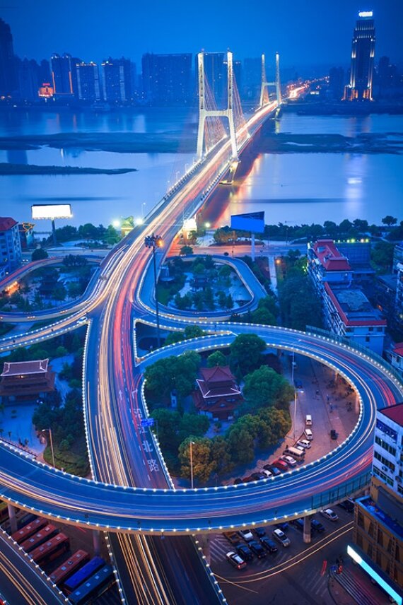 фотообои современный город в интерьере